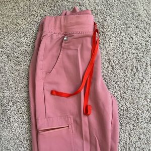 FIGS Chalk Pink Zamora XS